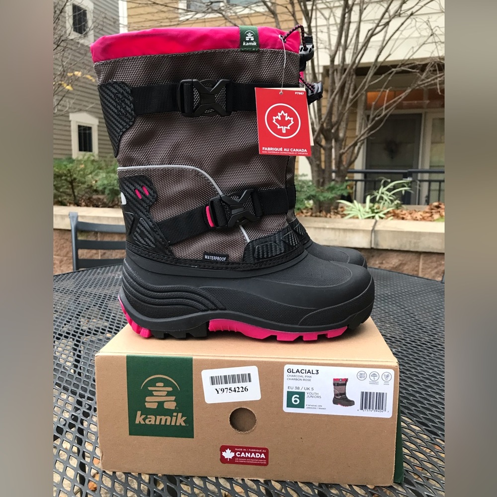 Kamik Glacial 3 Boots, NWT, Charcoal & Pink, size 6 US / 38 EU, never worn!